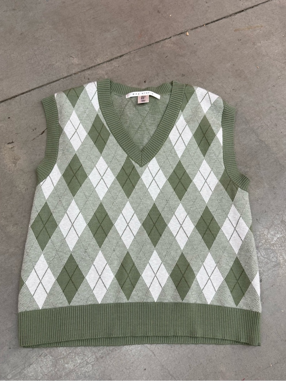 Max Studio Olive Green and White Argyle V-Neck Sweater Vest